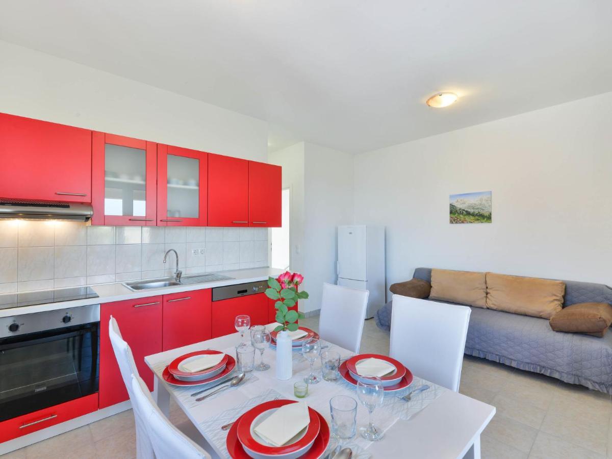 Matas - Srd316 By Interhome *